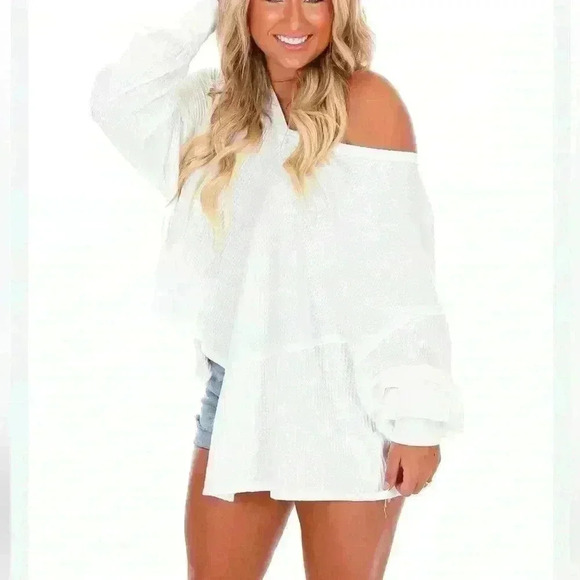 We the Free Coraline thermal v neck shirt in size small. Worn once. - Picture 2 of 5